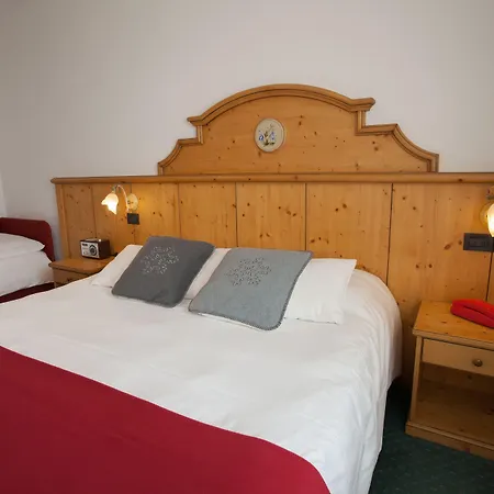 Готель Vallee Blanche Курмайор